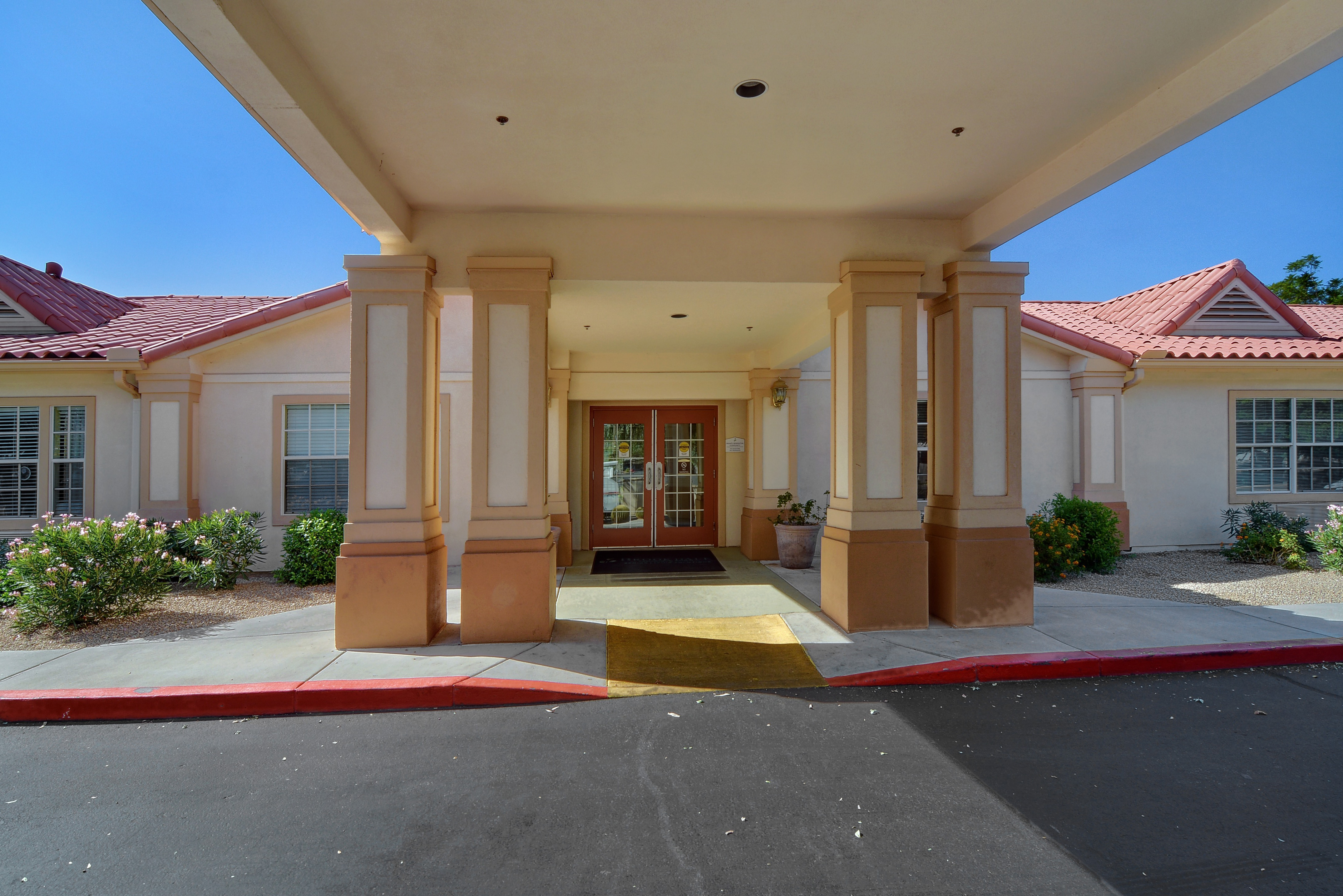 Brookdale Arrowhead Ranch Covered Entrance