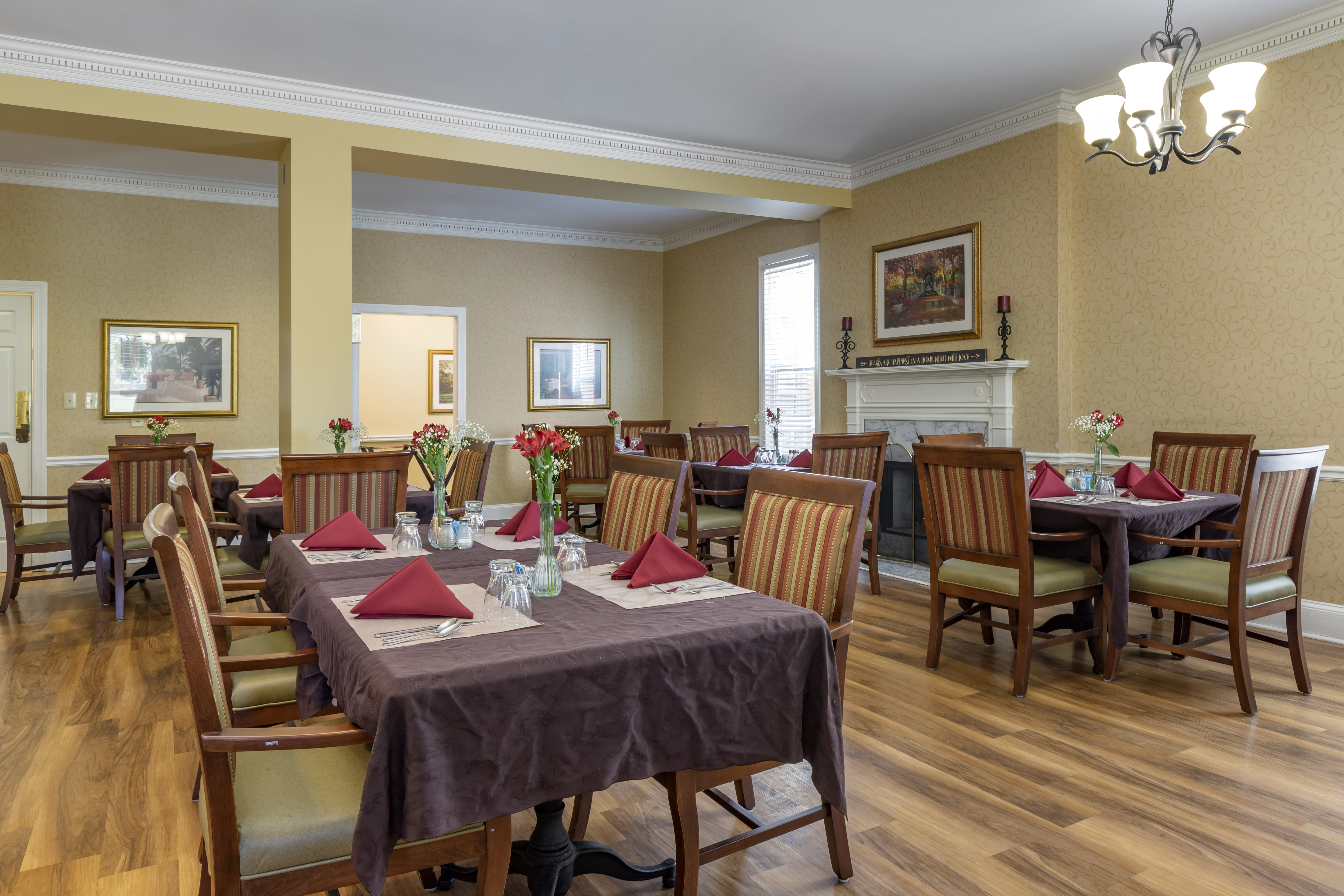 3-augusta-community-dining-room