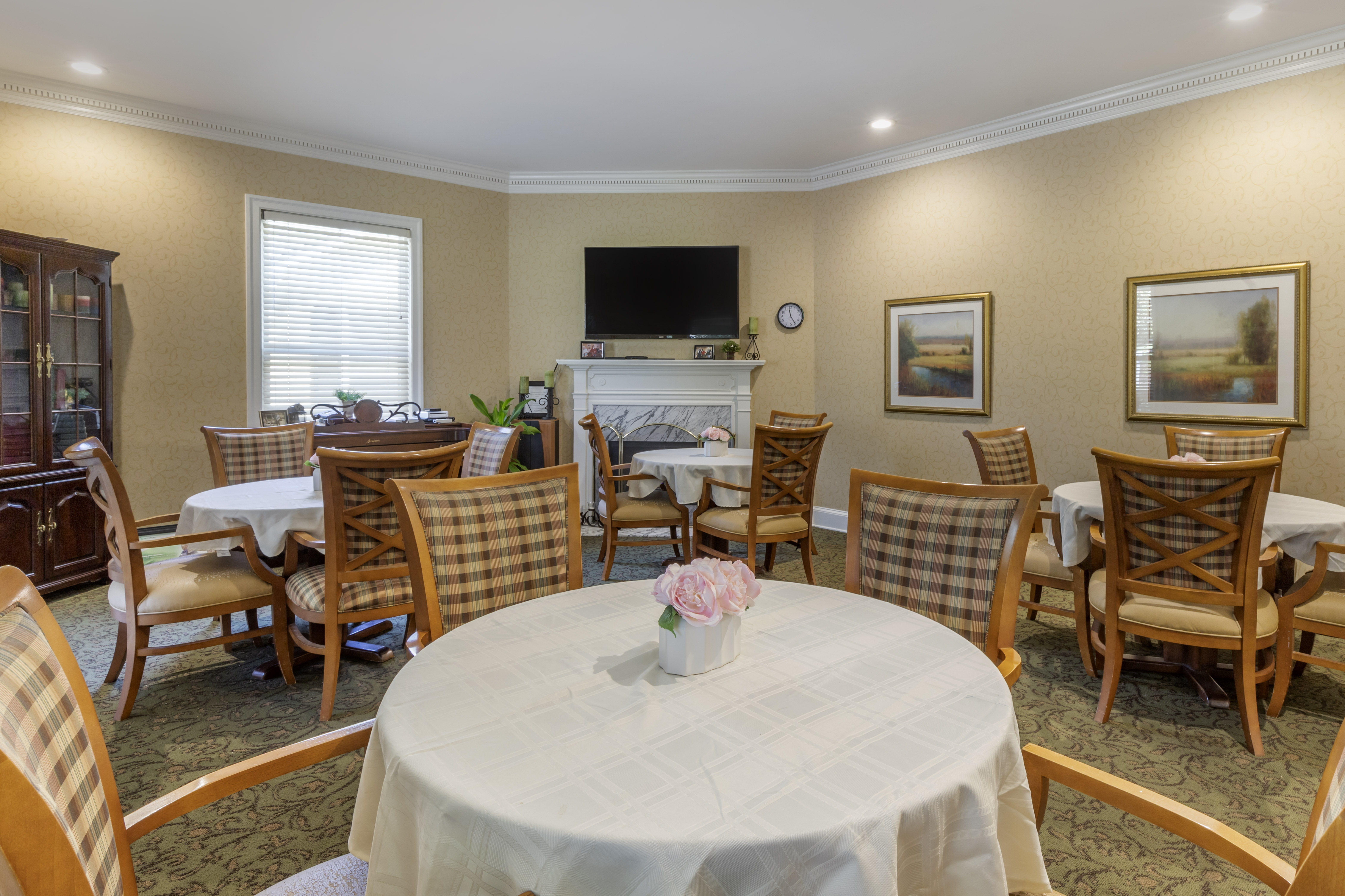 augusta-dining-room