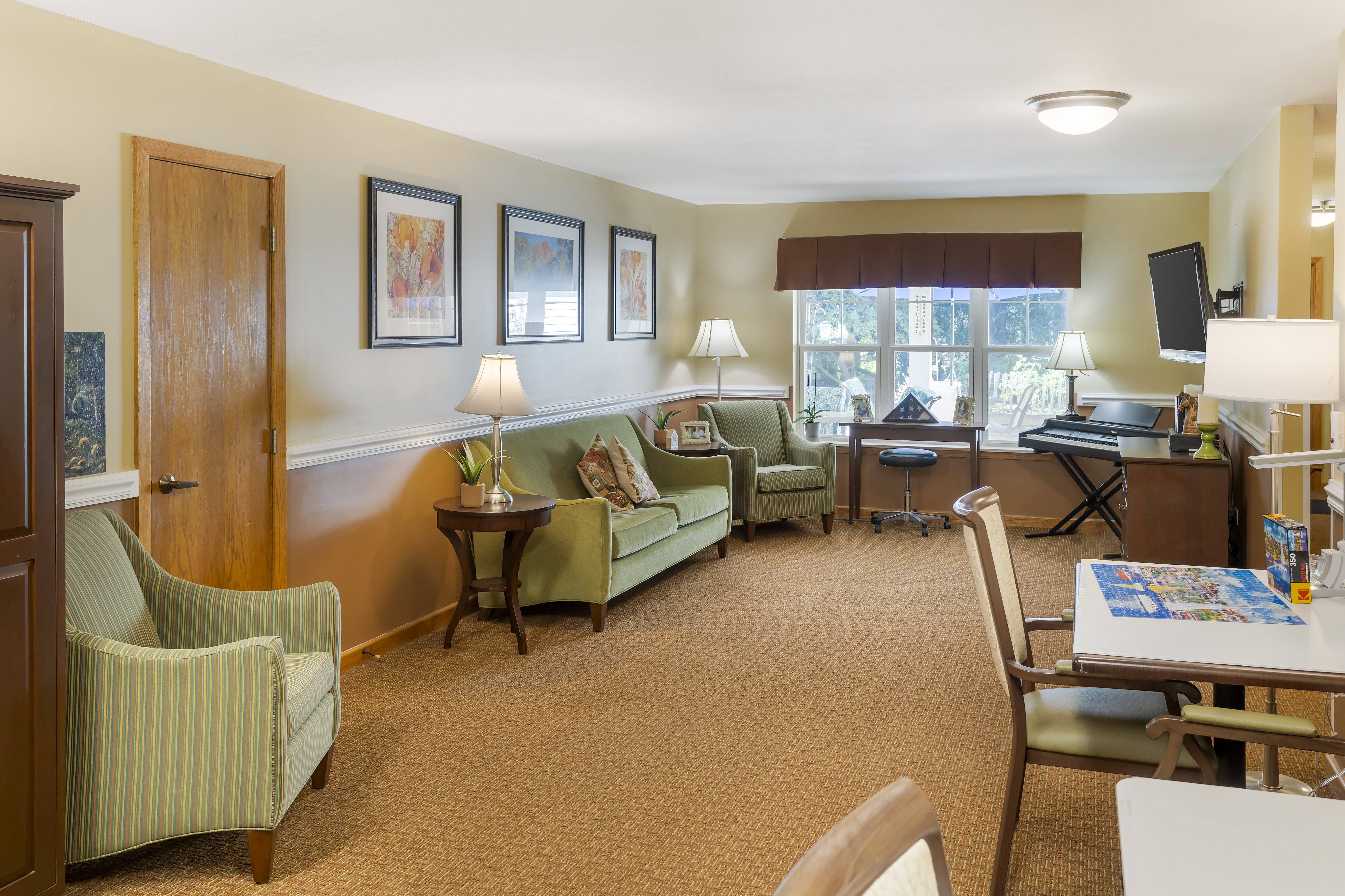 1-battle-creek-community-living-room