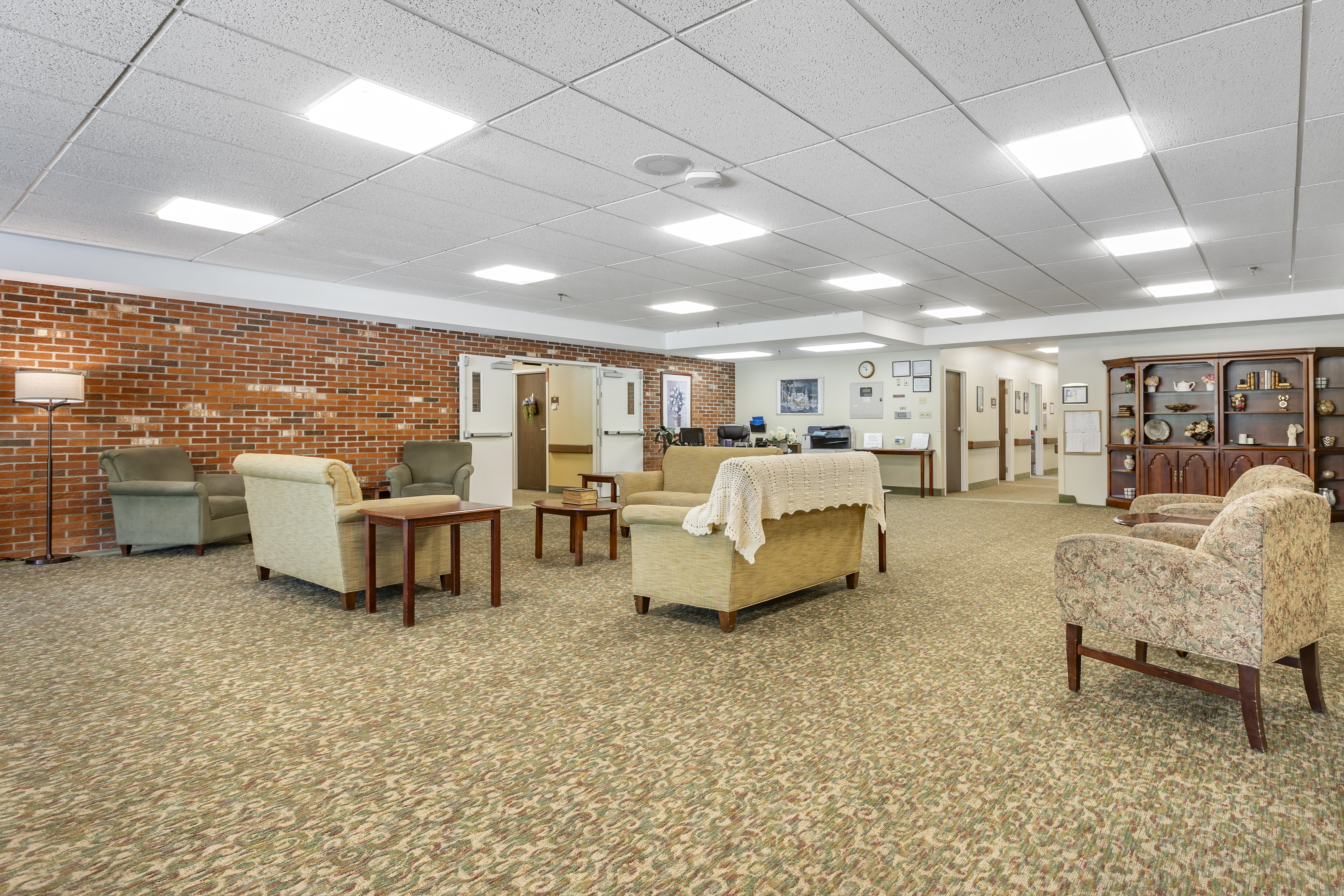 bellevue-ny-community-living-room