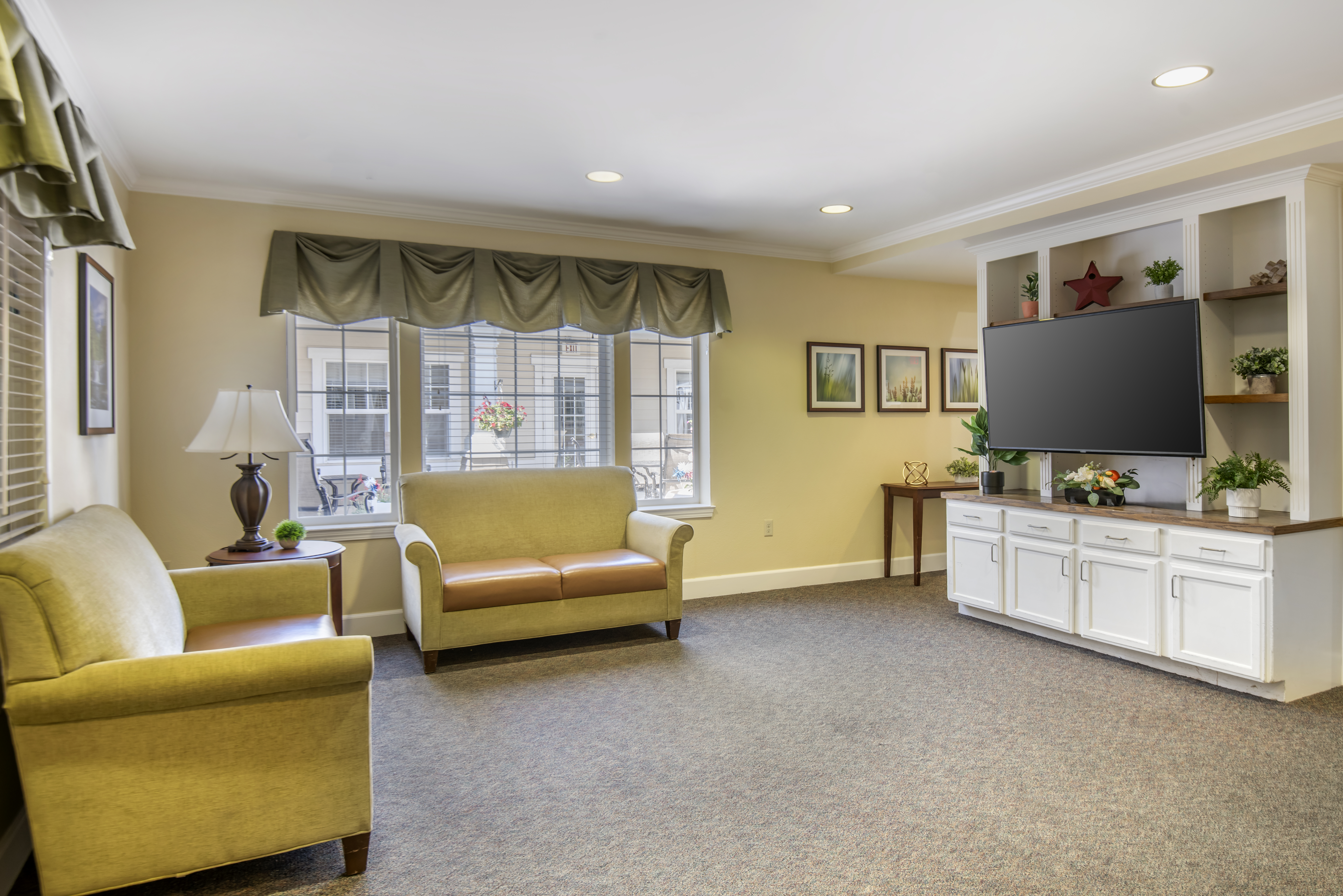 1-bend-community-living-room