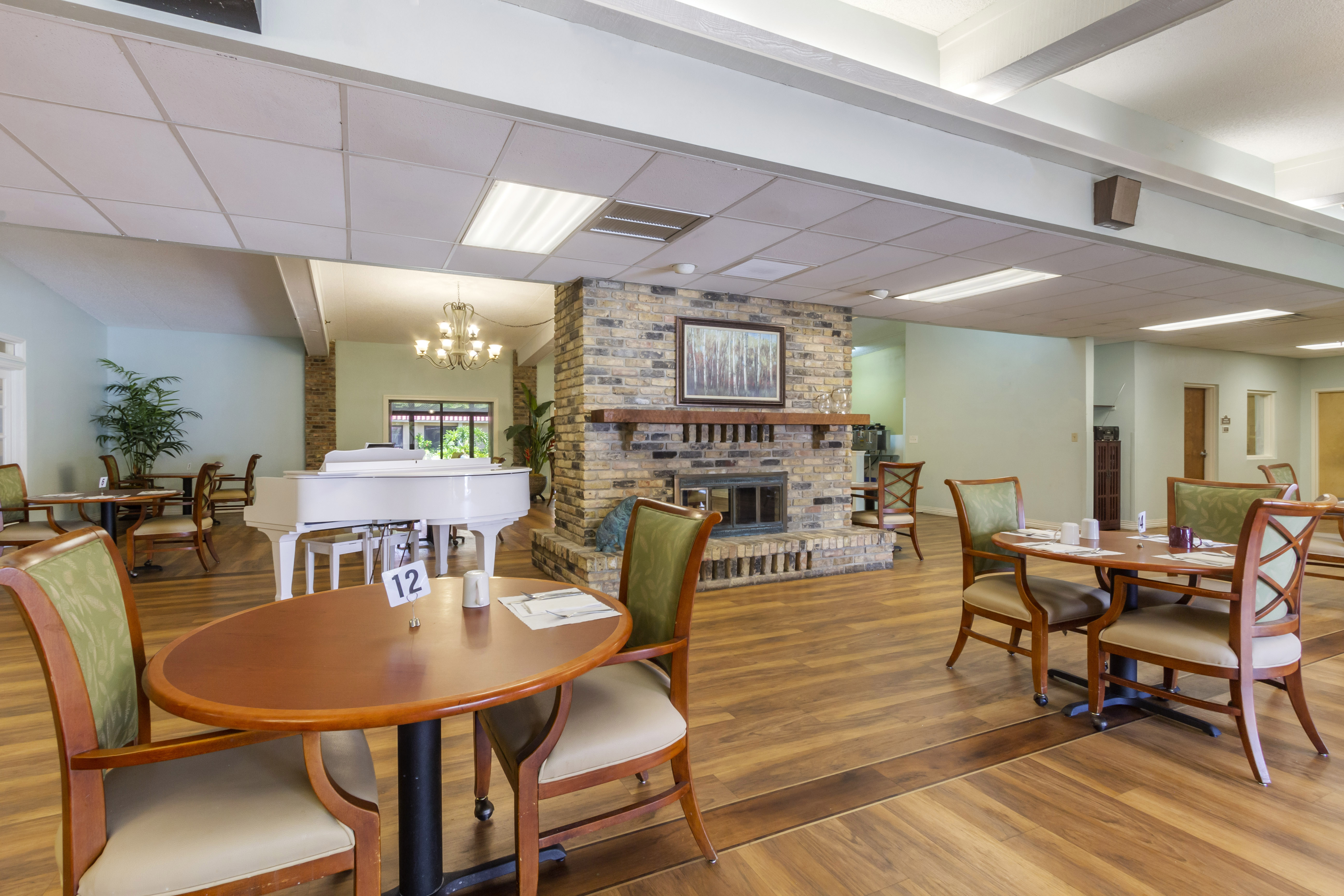 bradenton-gardens-dining-room