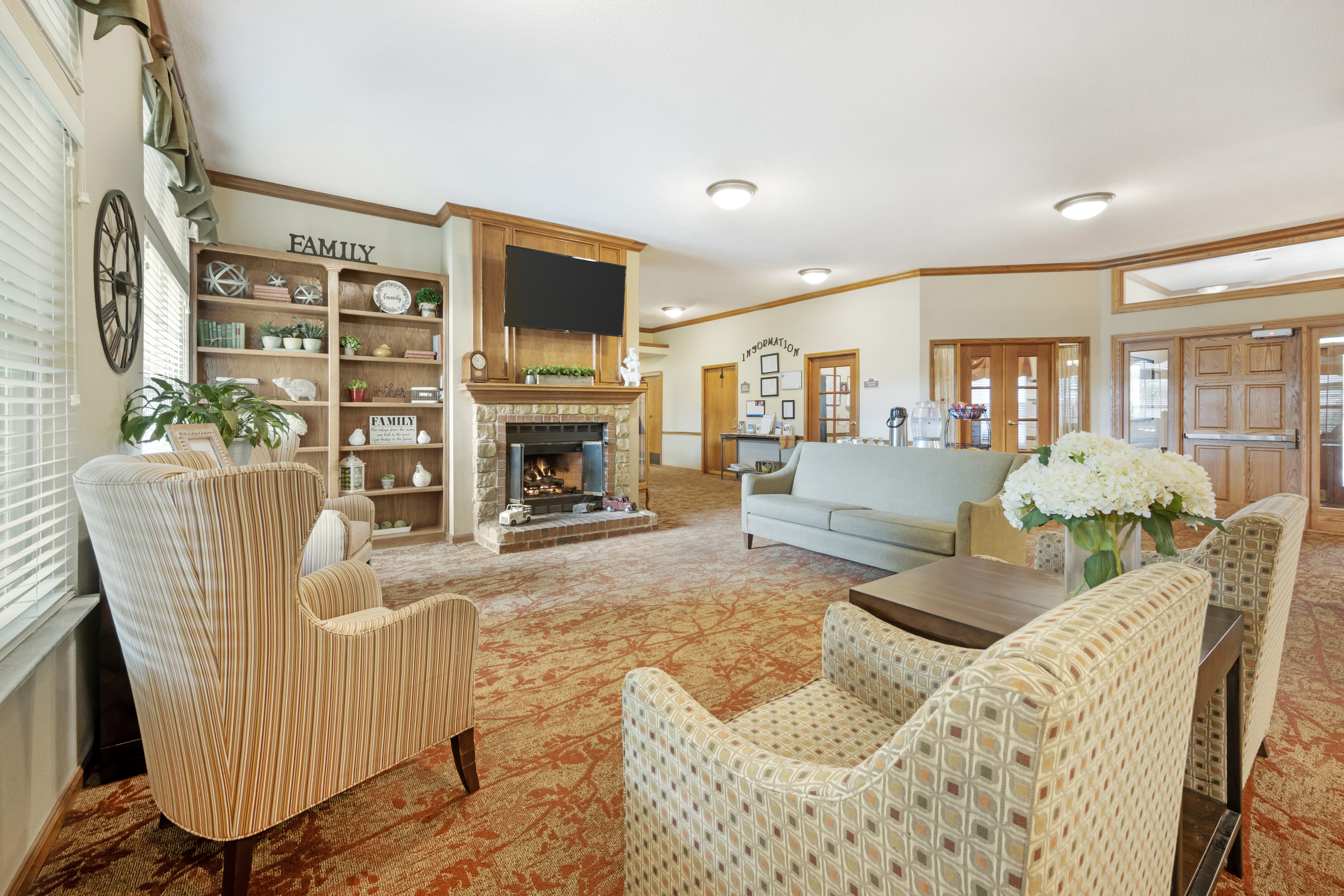 1-buck-creek-community-living-room