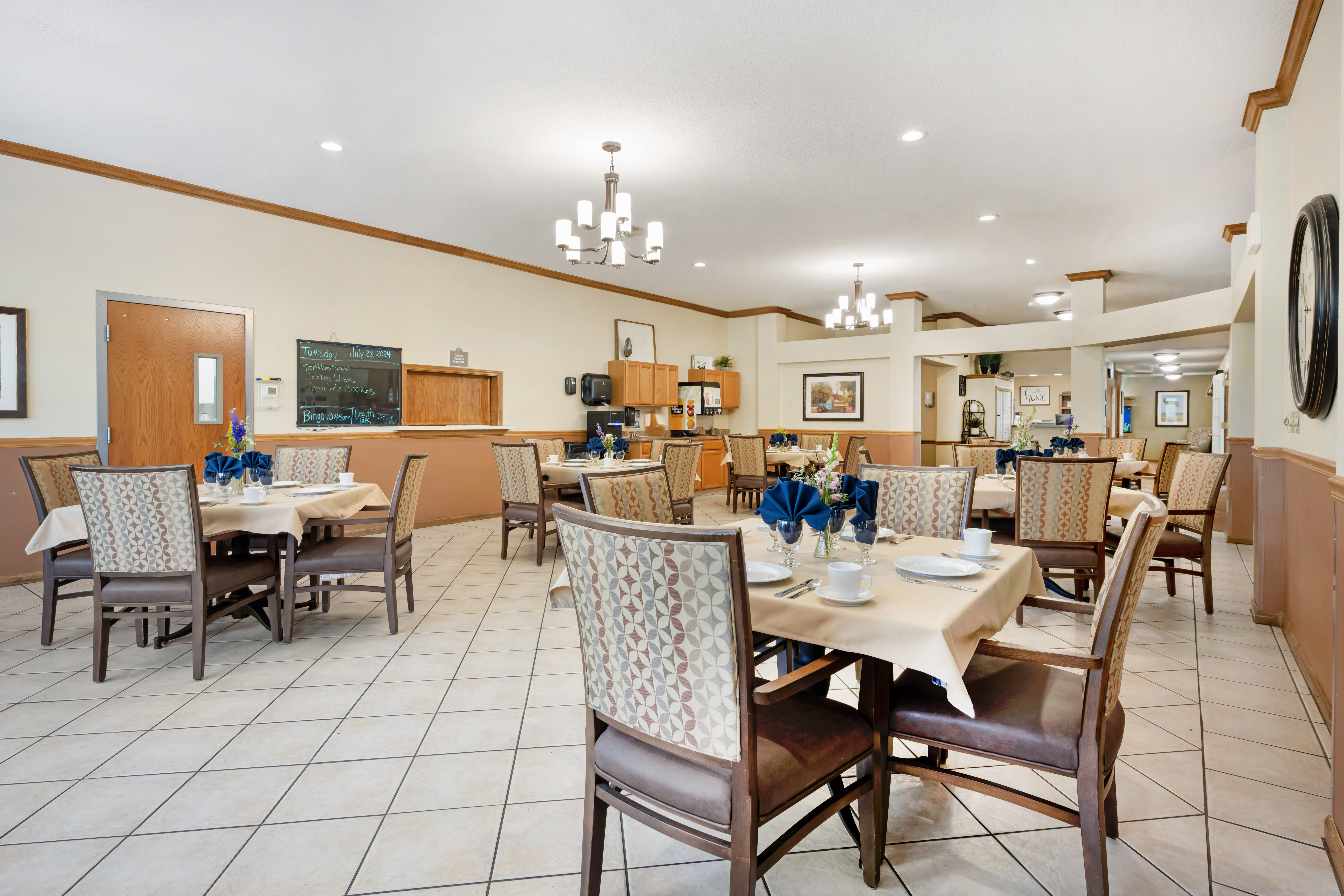 buck-creek-community-dining-room