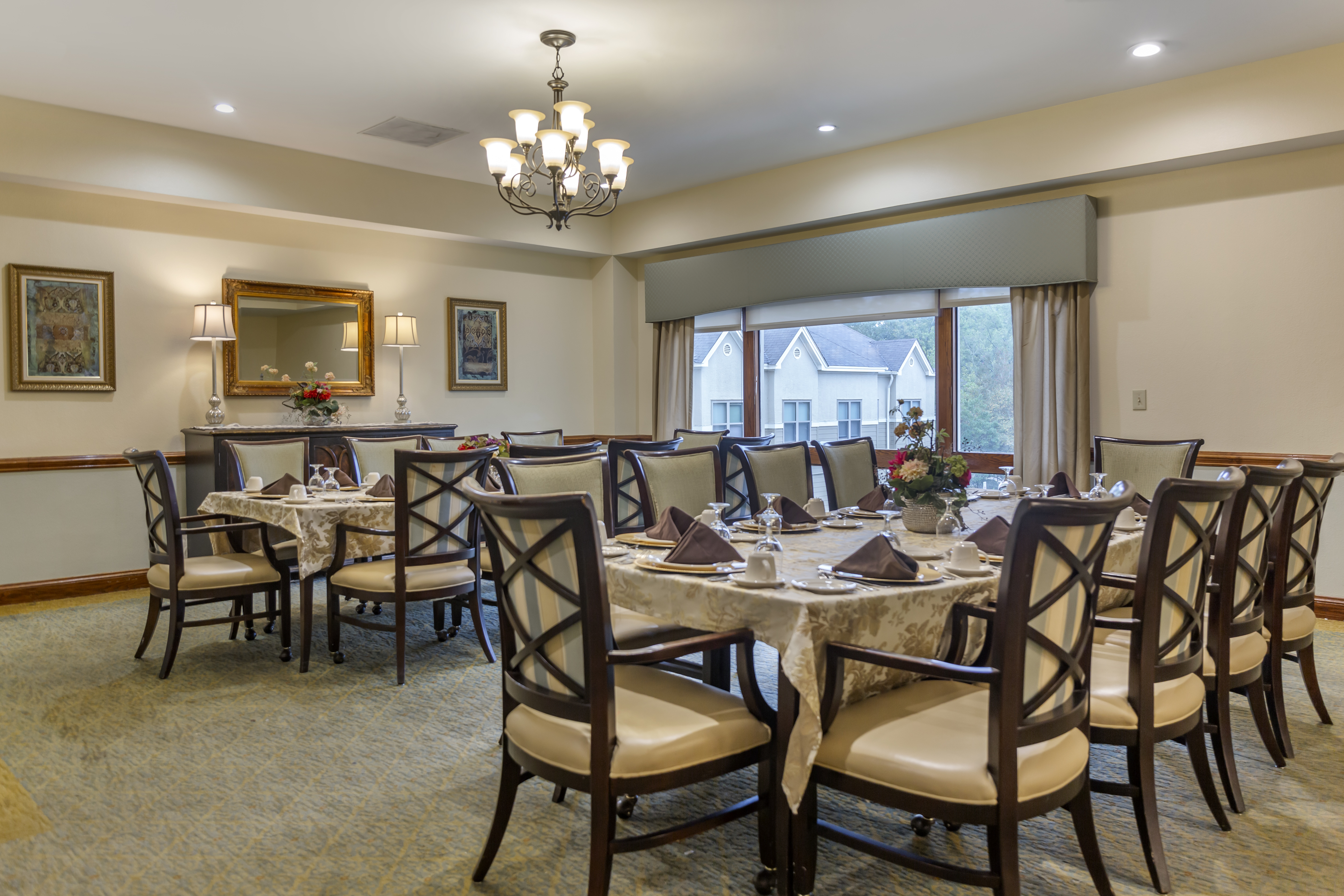 brookdale-carriage-club-dining-room