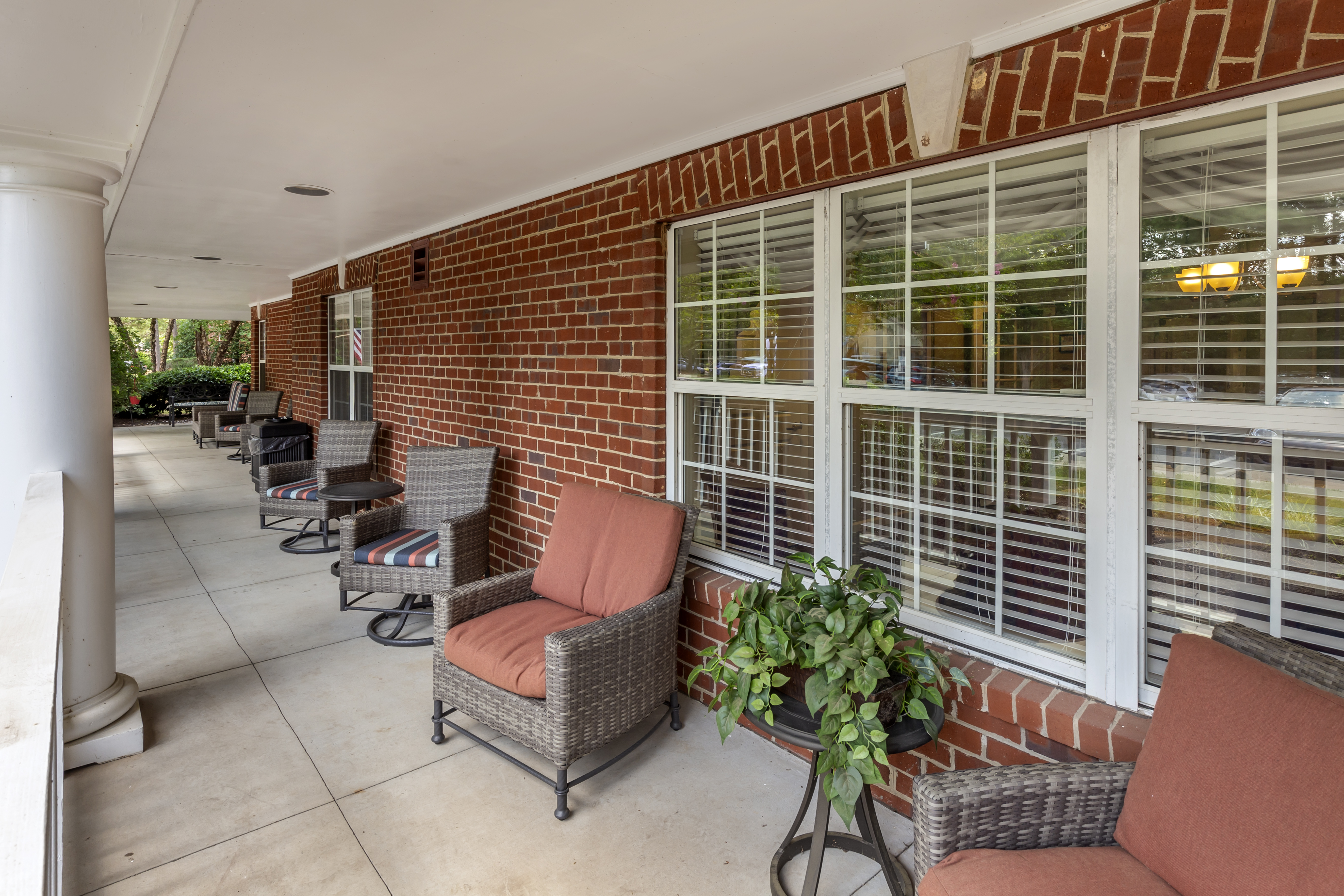 chapel-hill-al-community-porch