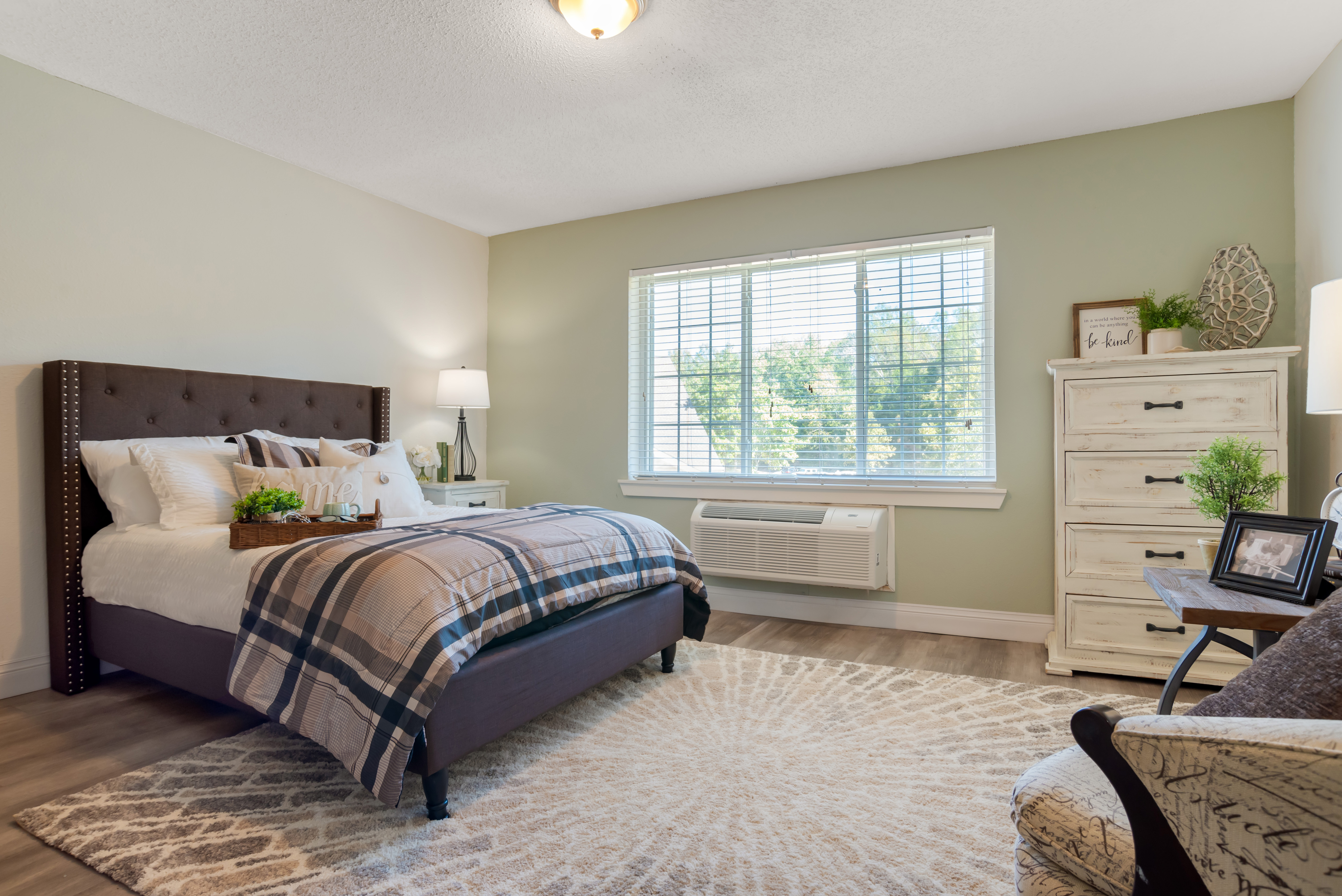 1-clinton-ms-apartment-bedroom