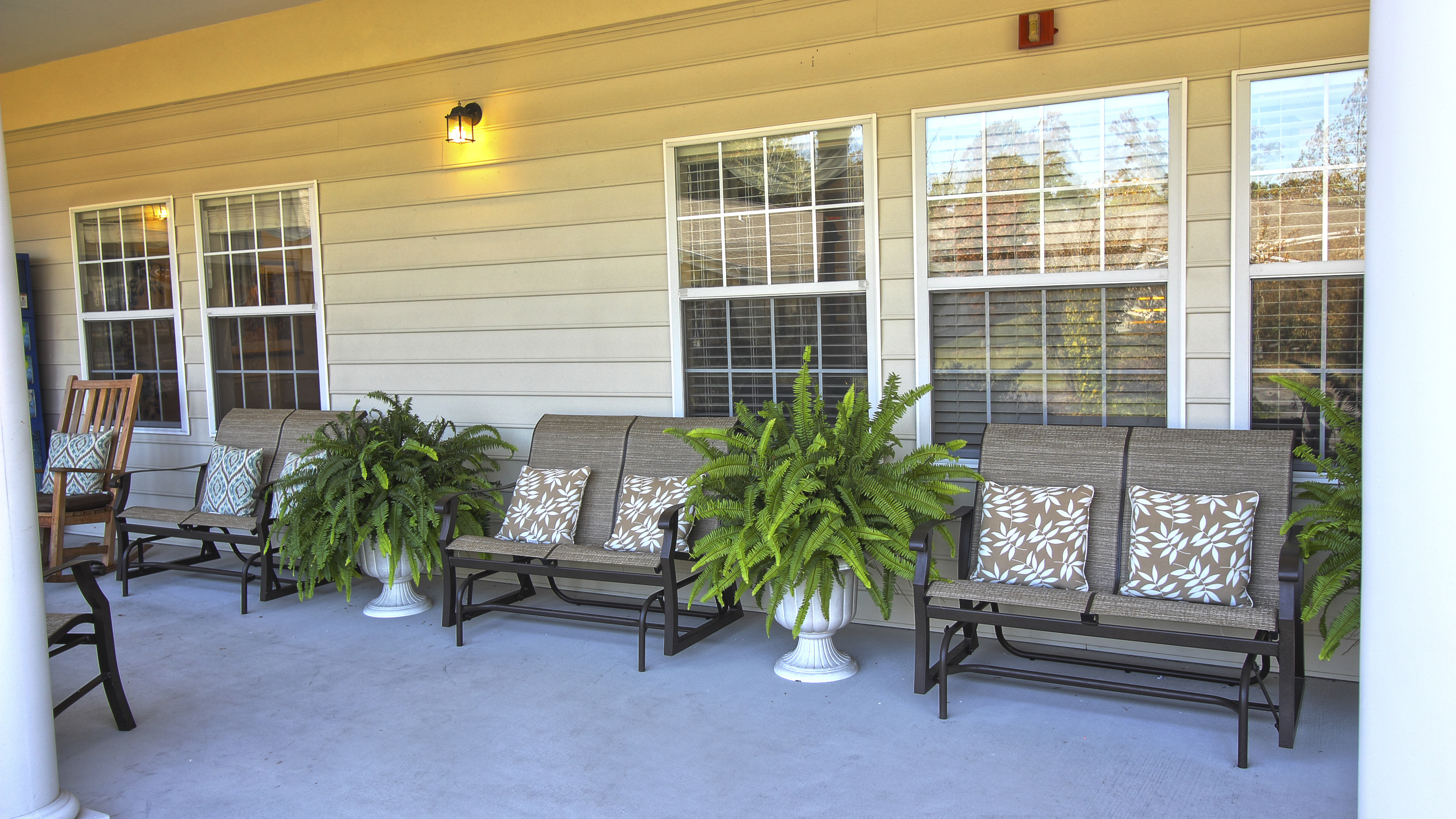Brookdale Colonial Heights Patio