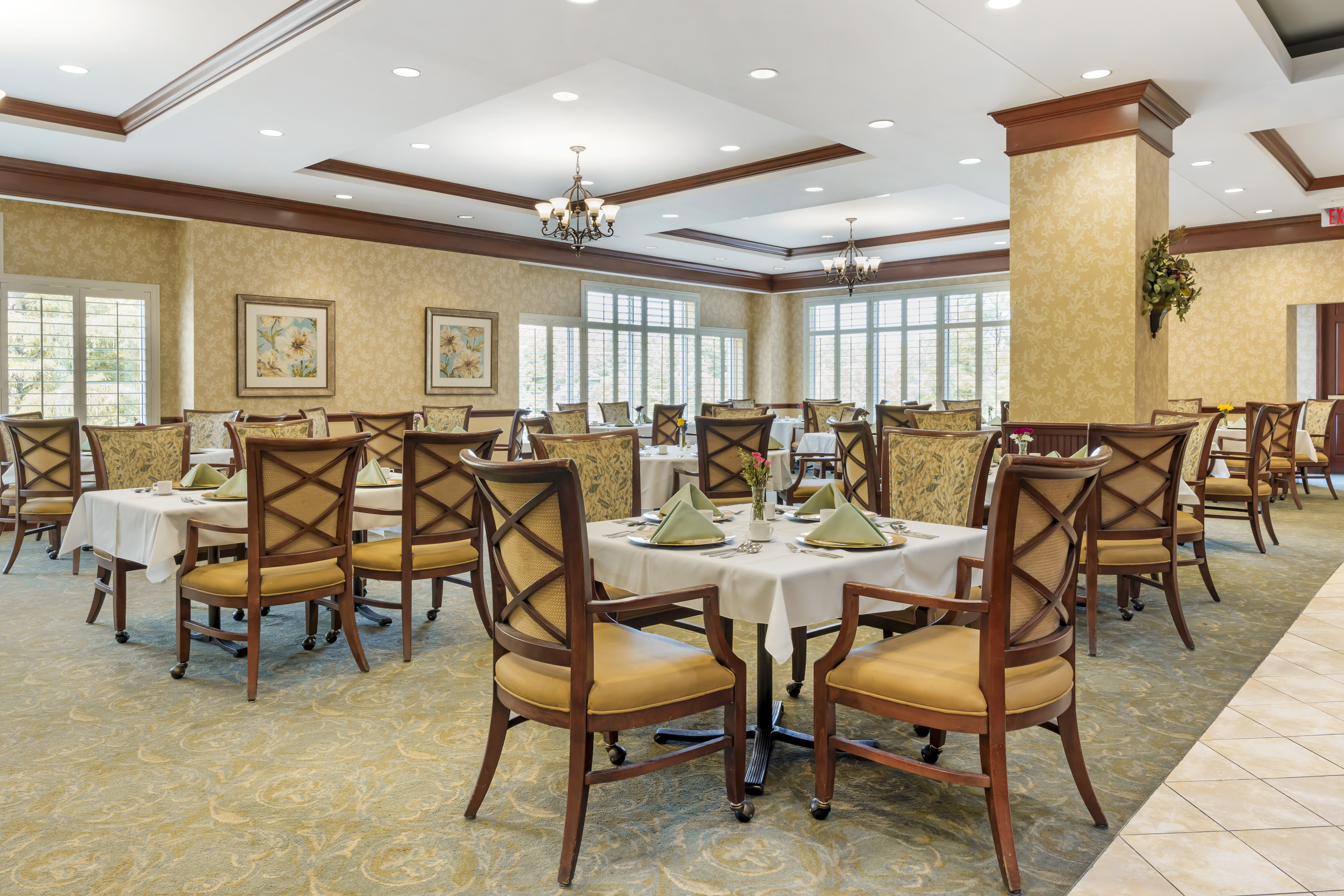 creve-coeur-community-dining-room
