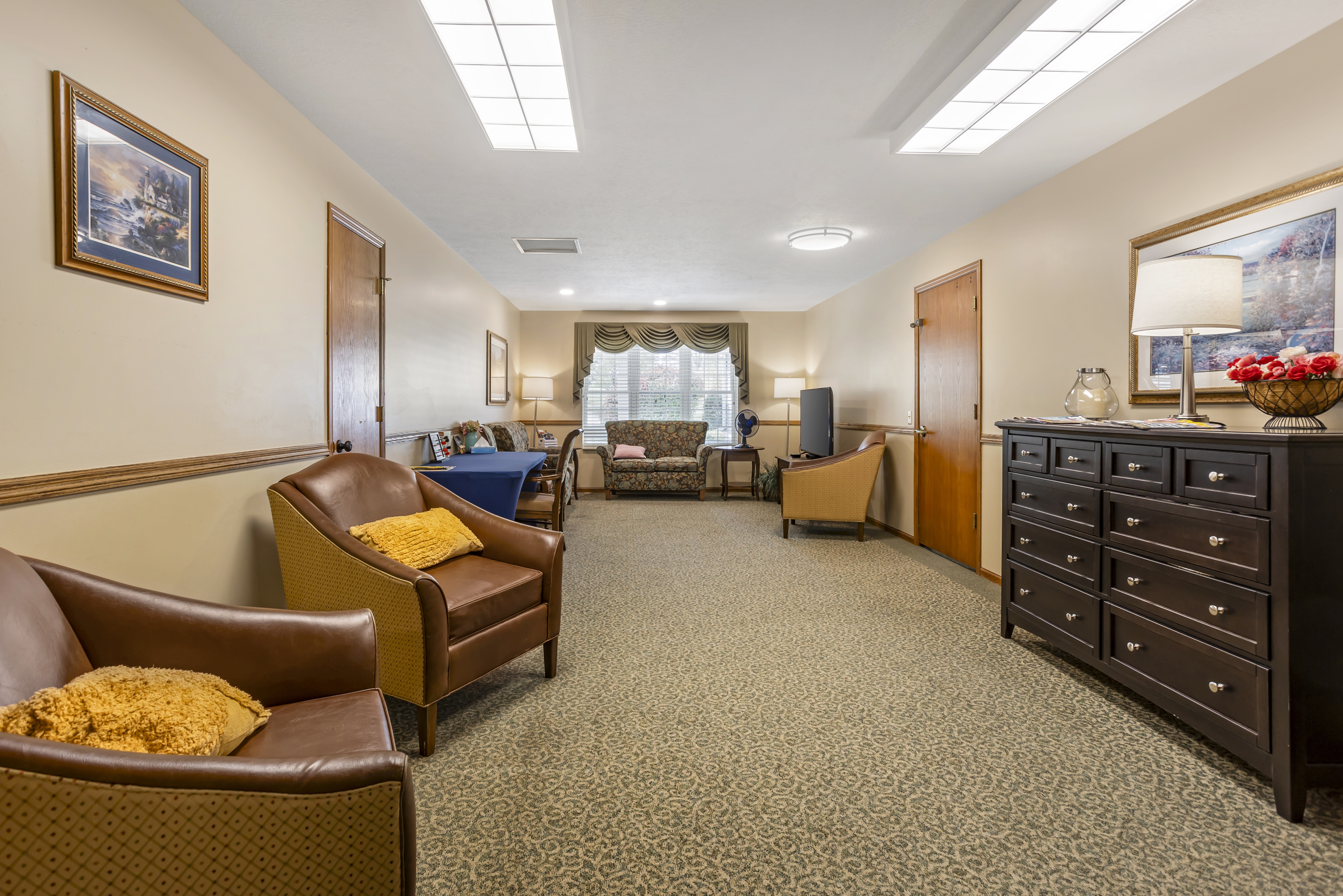 3-delta-mc-tv-room