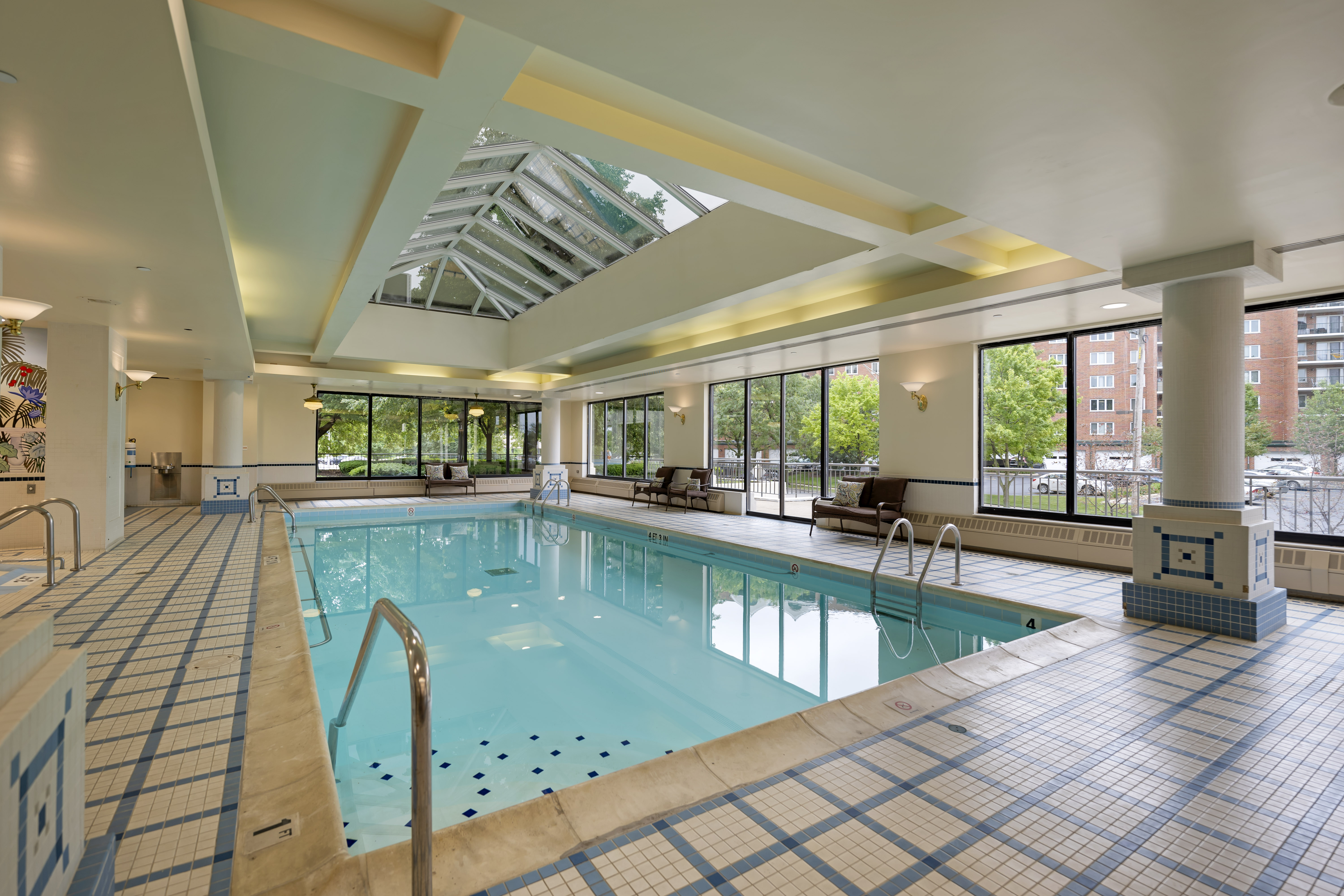 Brookdale Des Plaines Pool