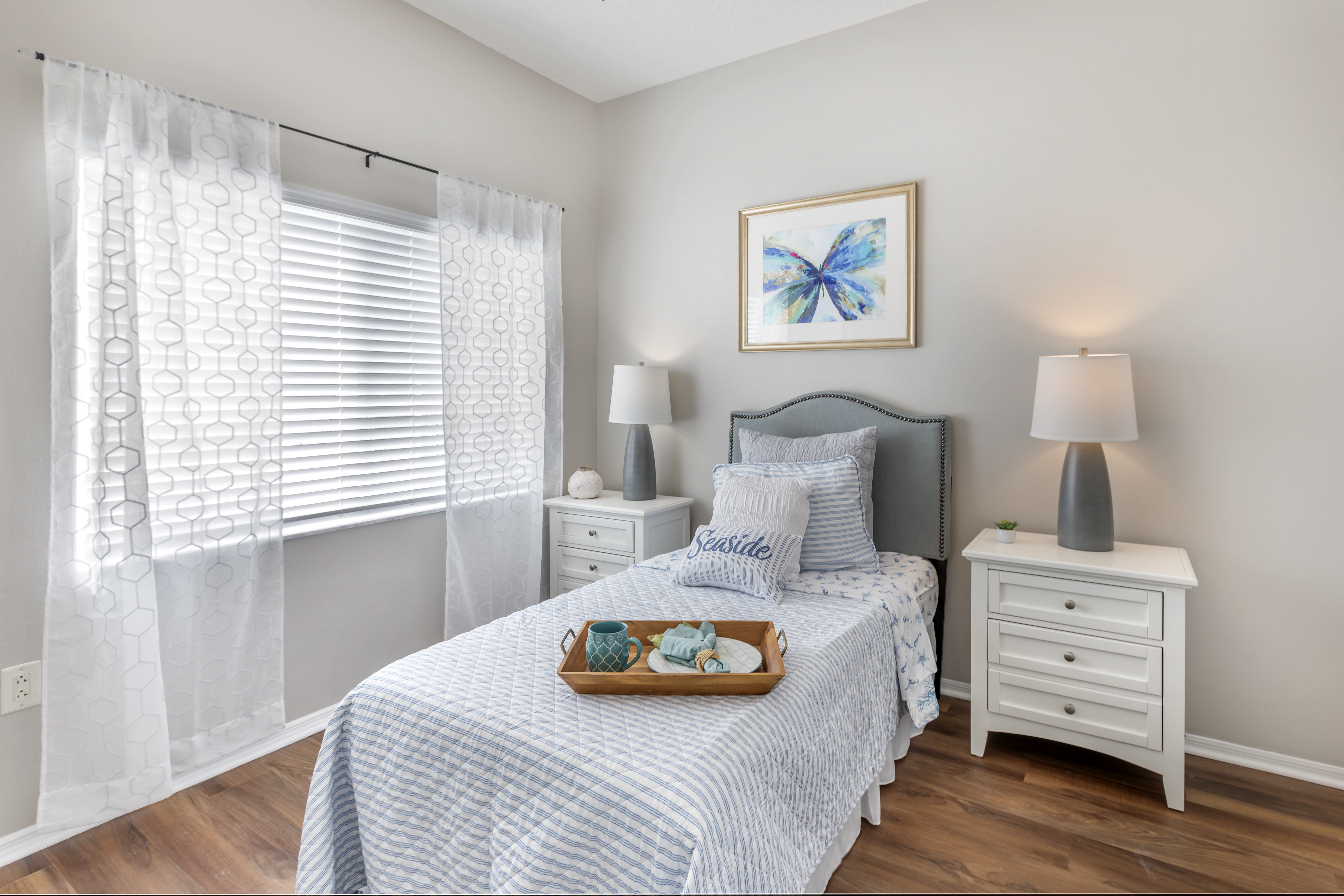 Fort Meyers Cypress Lake Apartment Bedroom