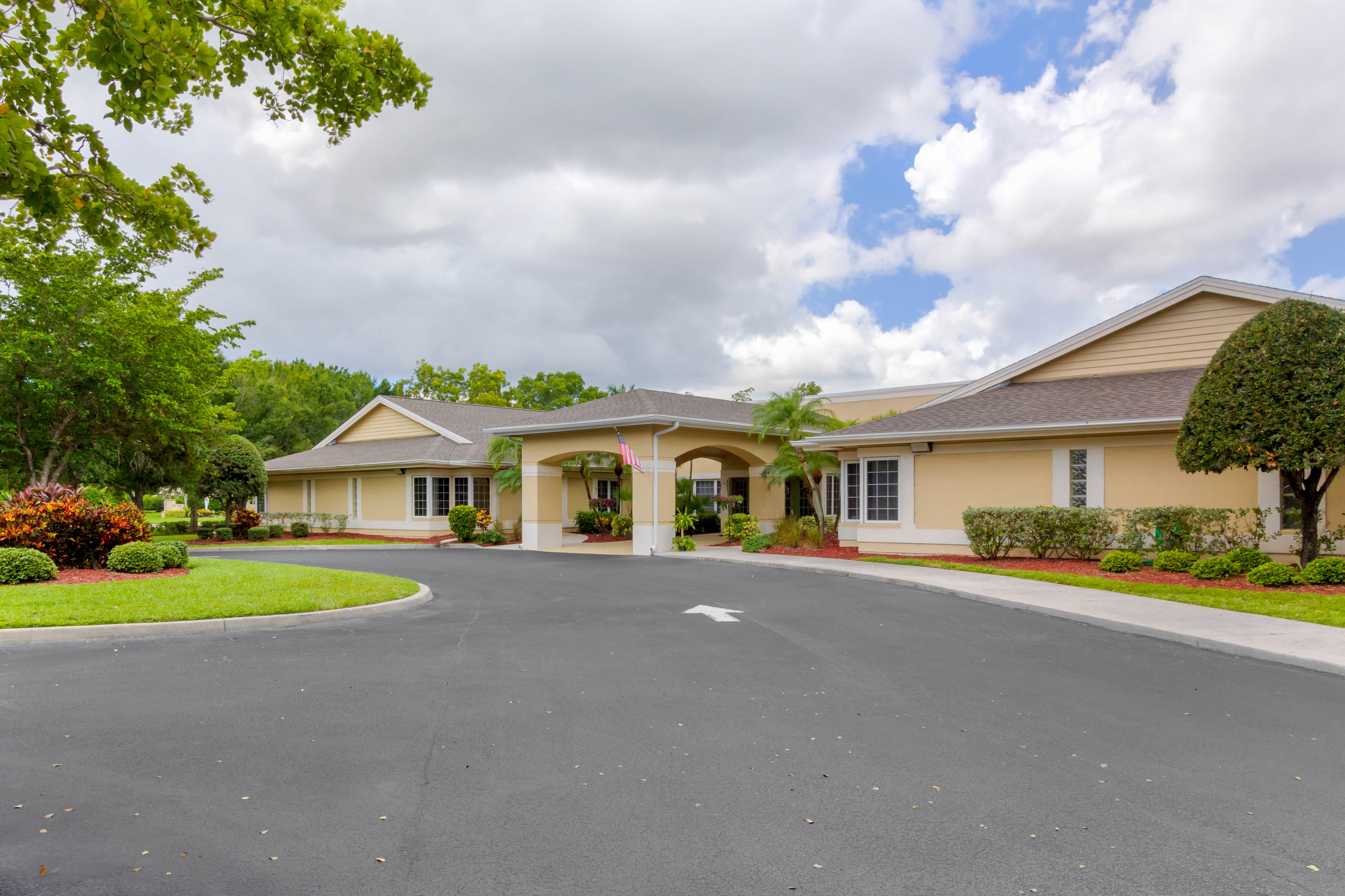 Fort Meyers The Colony Entrance