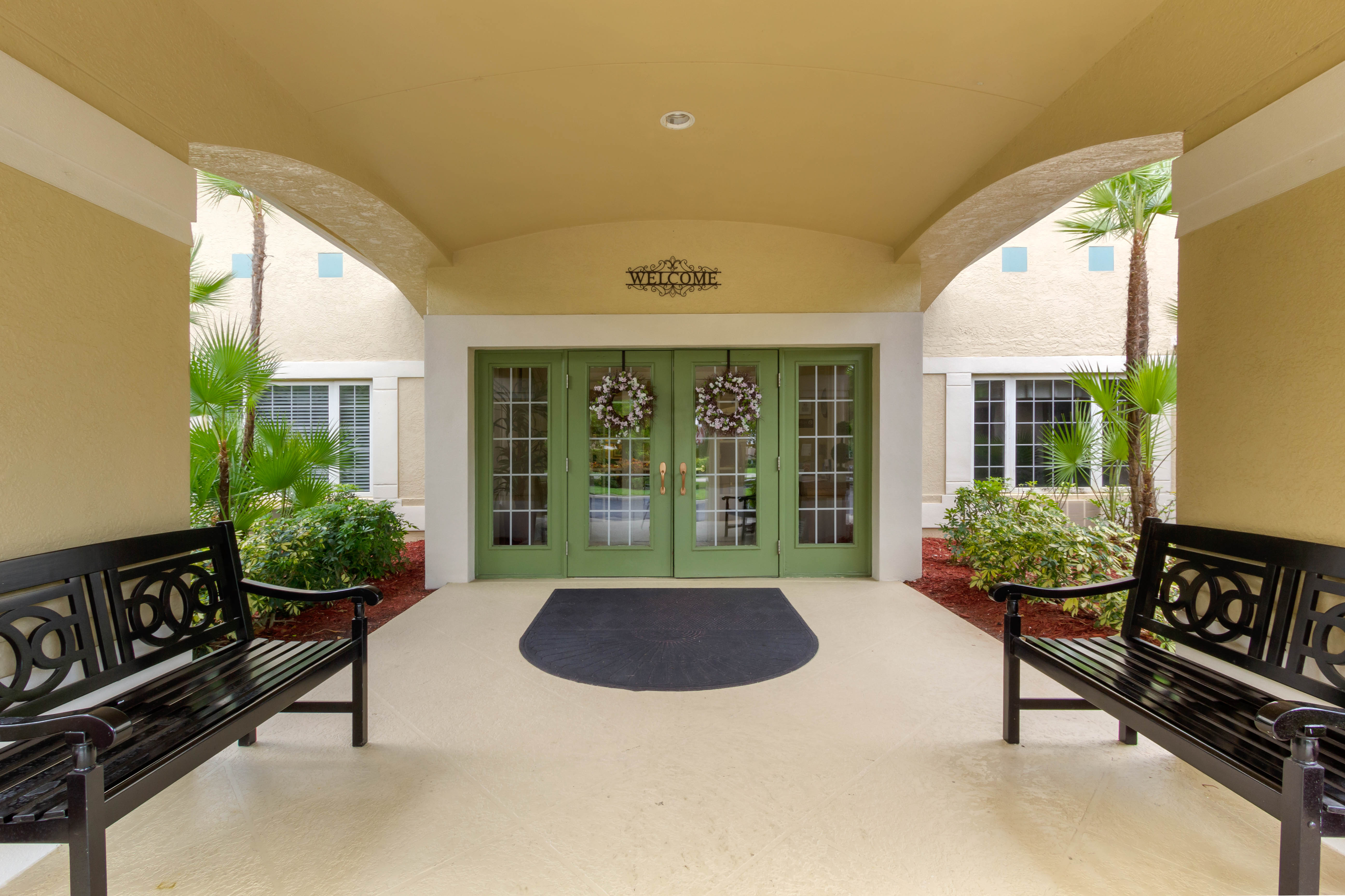 Fort Meyers The Colony Front Porch