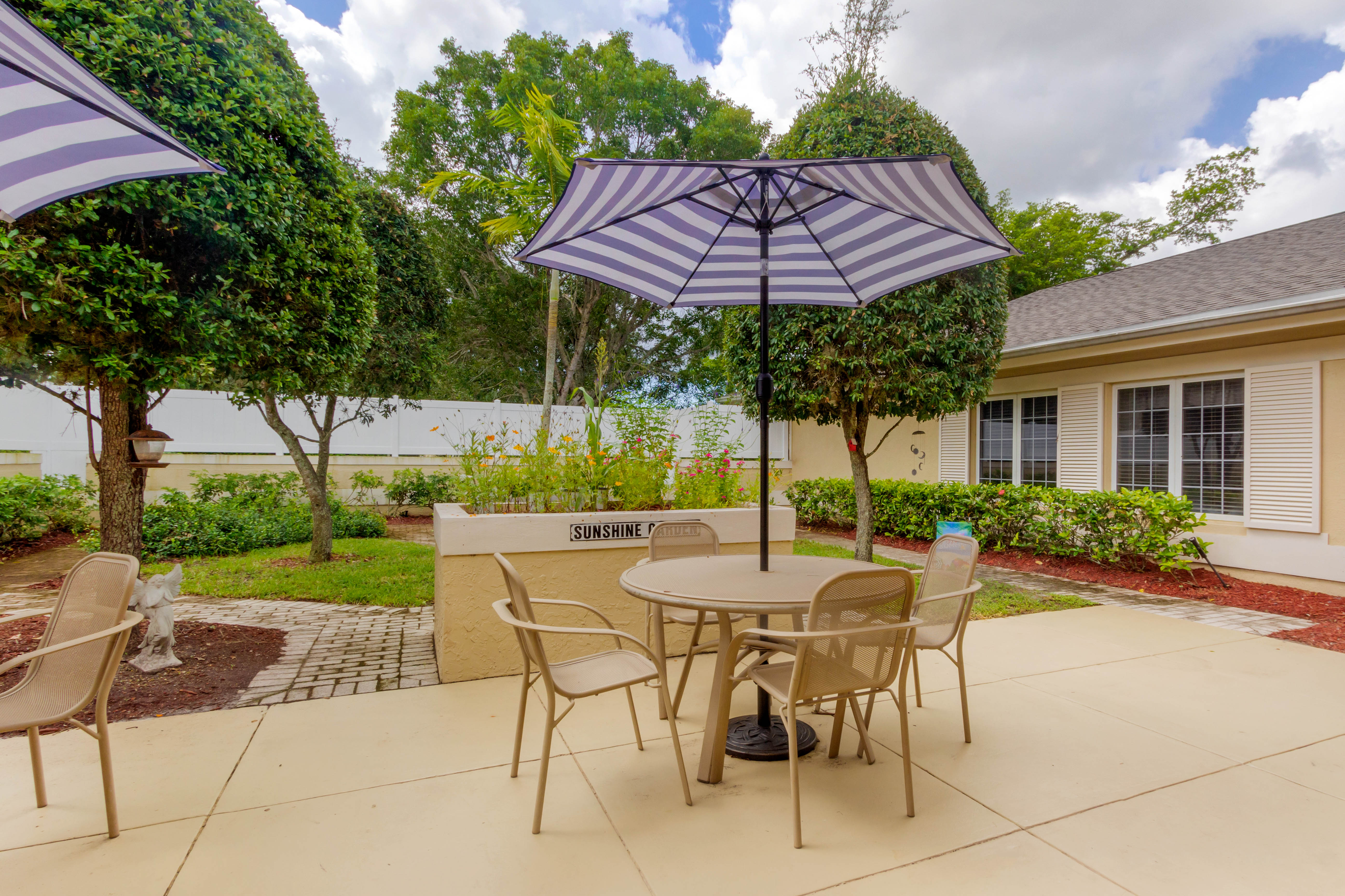 Fort Meyers The Colony Patio
