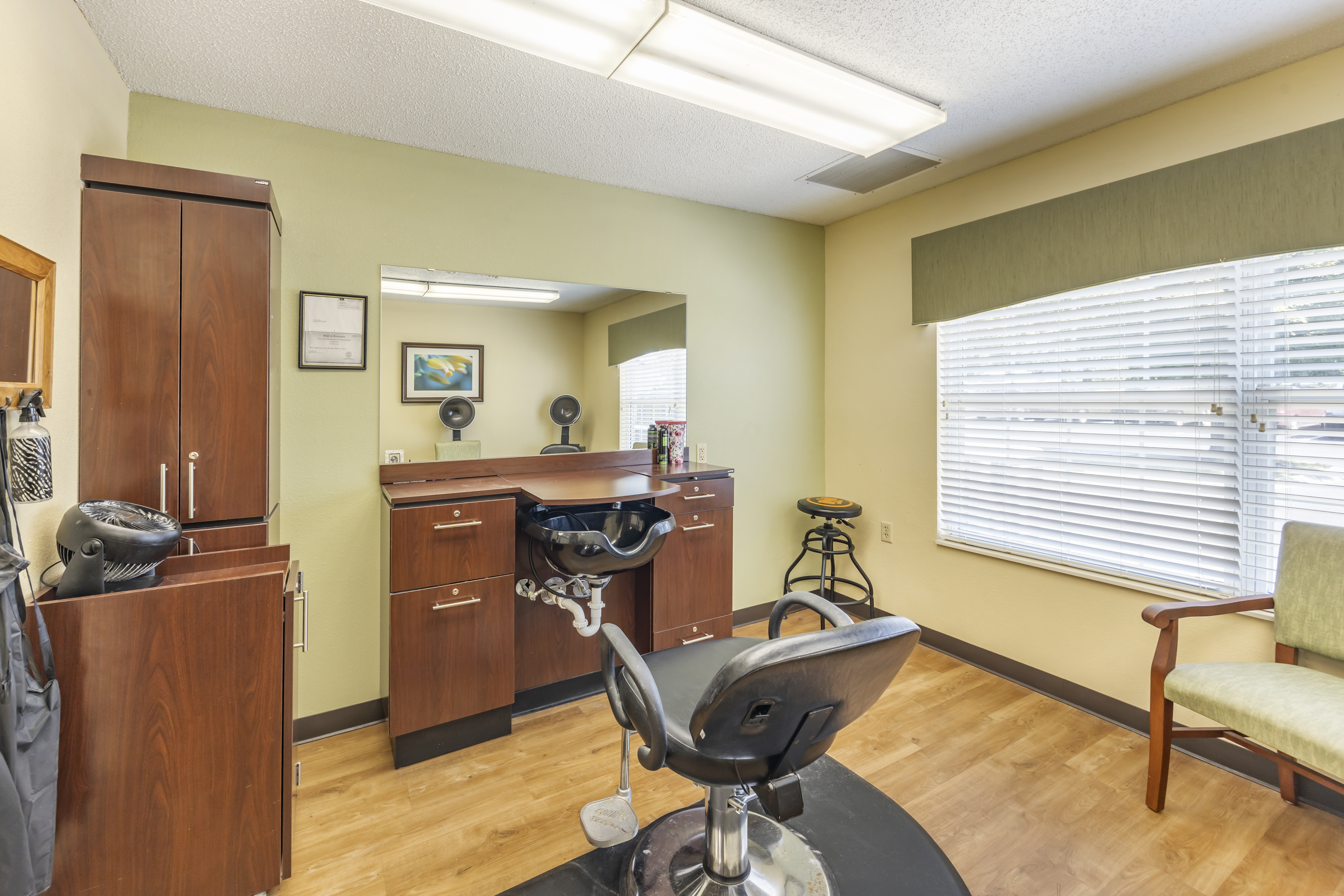 Goodlettesville Al Salon