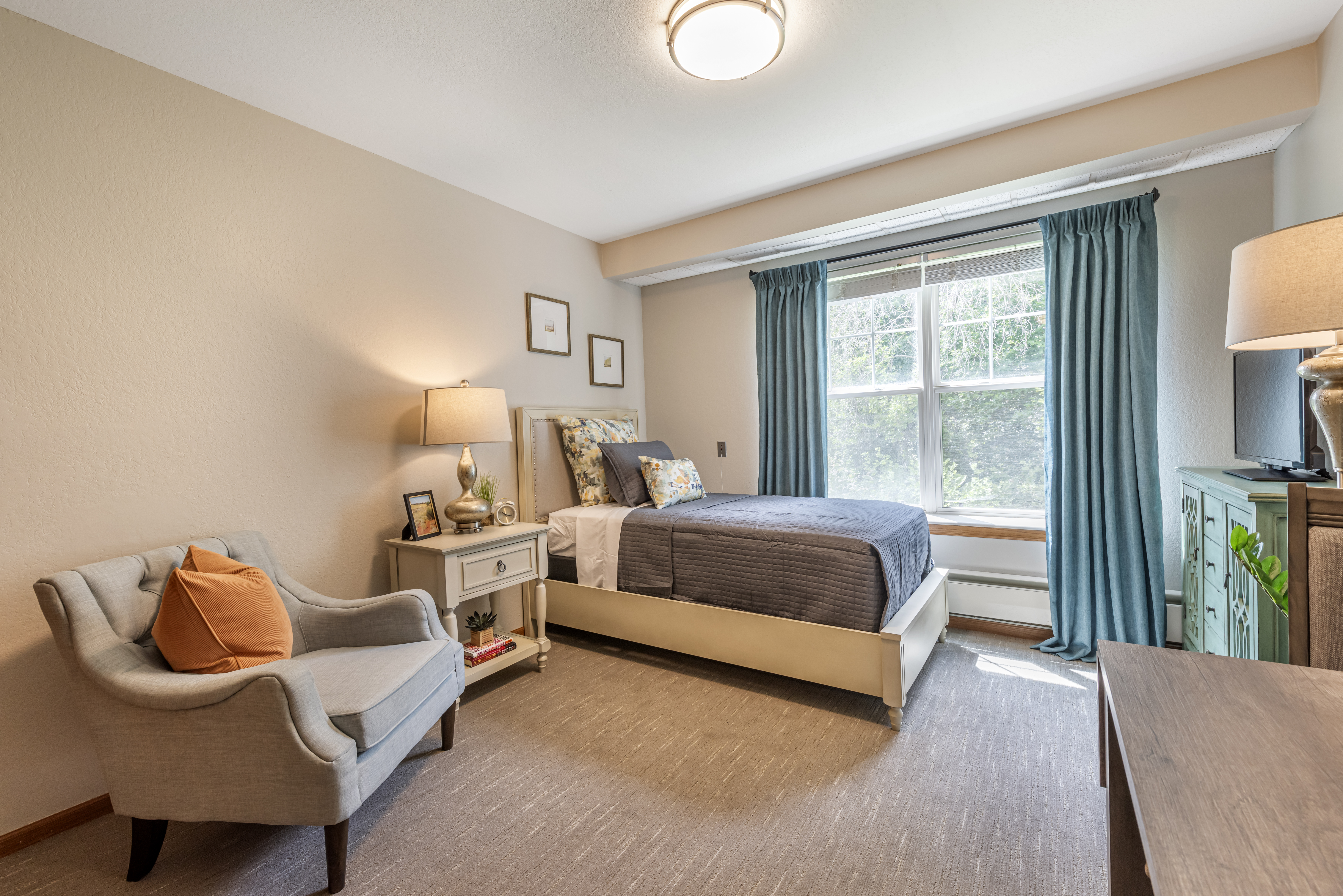 inver-grove-heights-apartment-bedroom