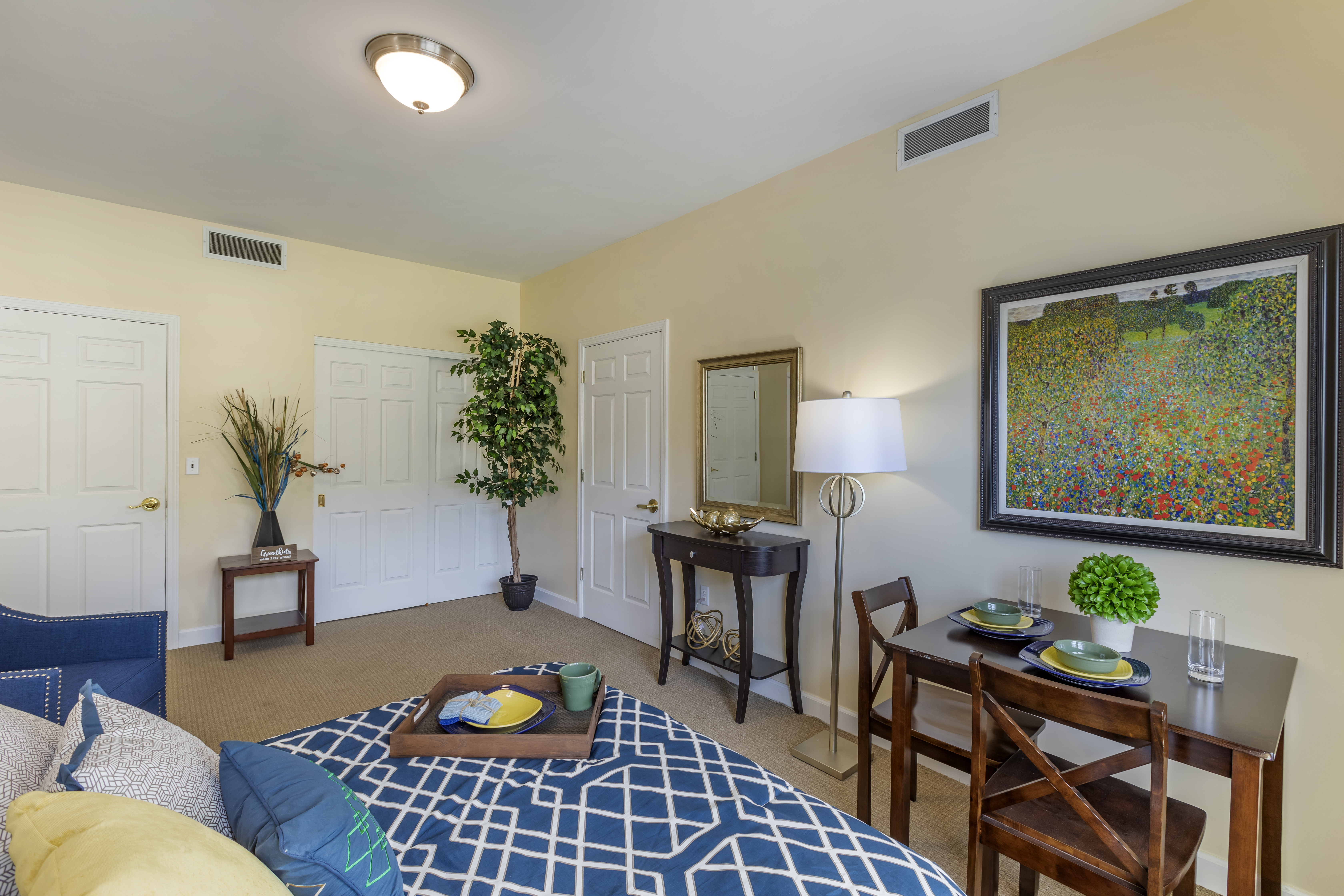 kenosha-apartment-bedroom