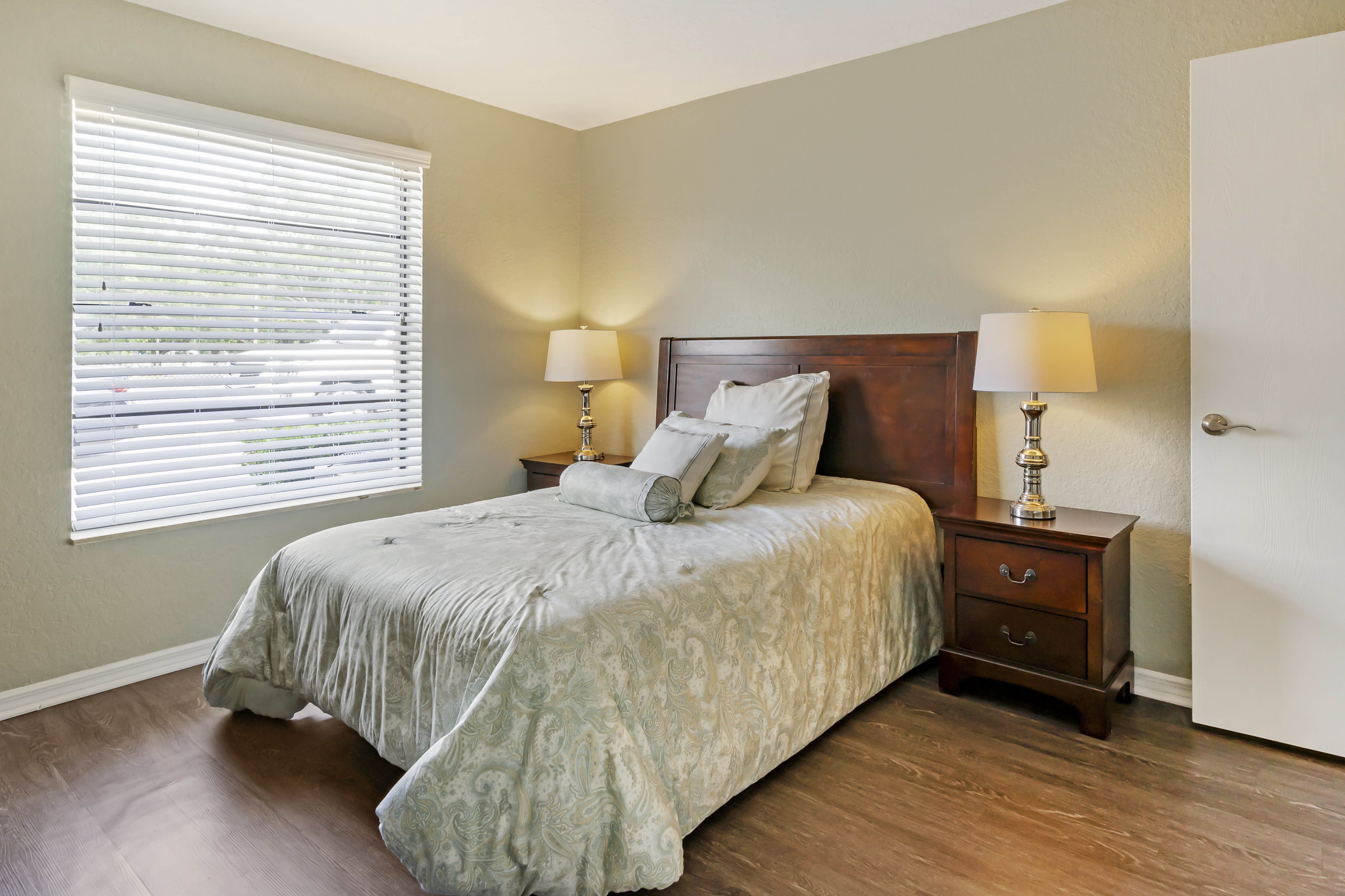 3-new-port-richey-apartment-bedroom