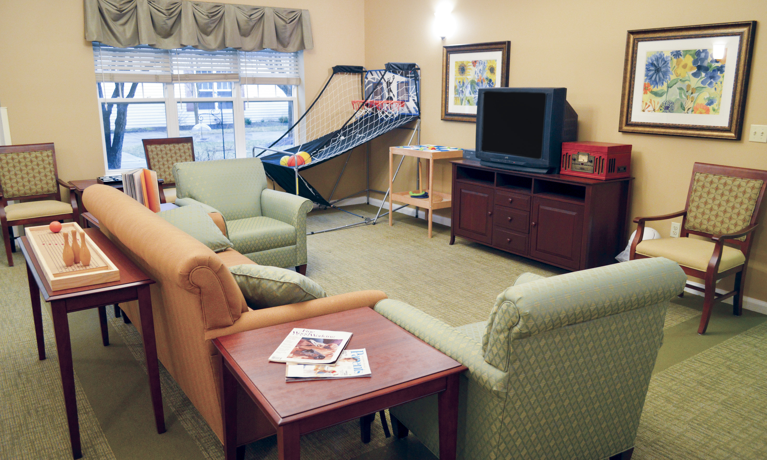 1-niagara-mc-entertainment-room
