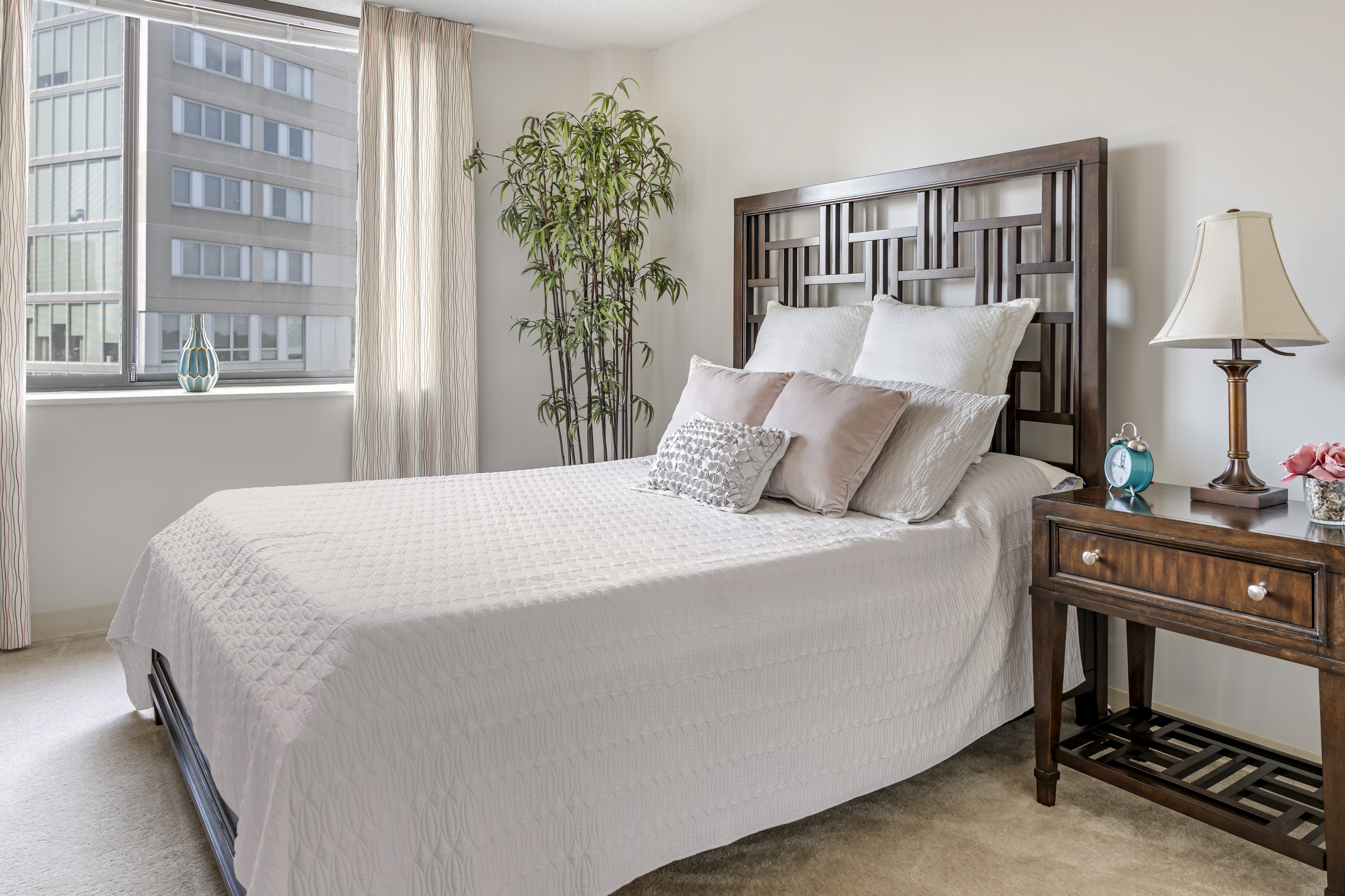 oak-park-apartment-bedroom