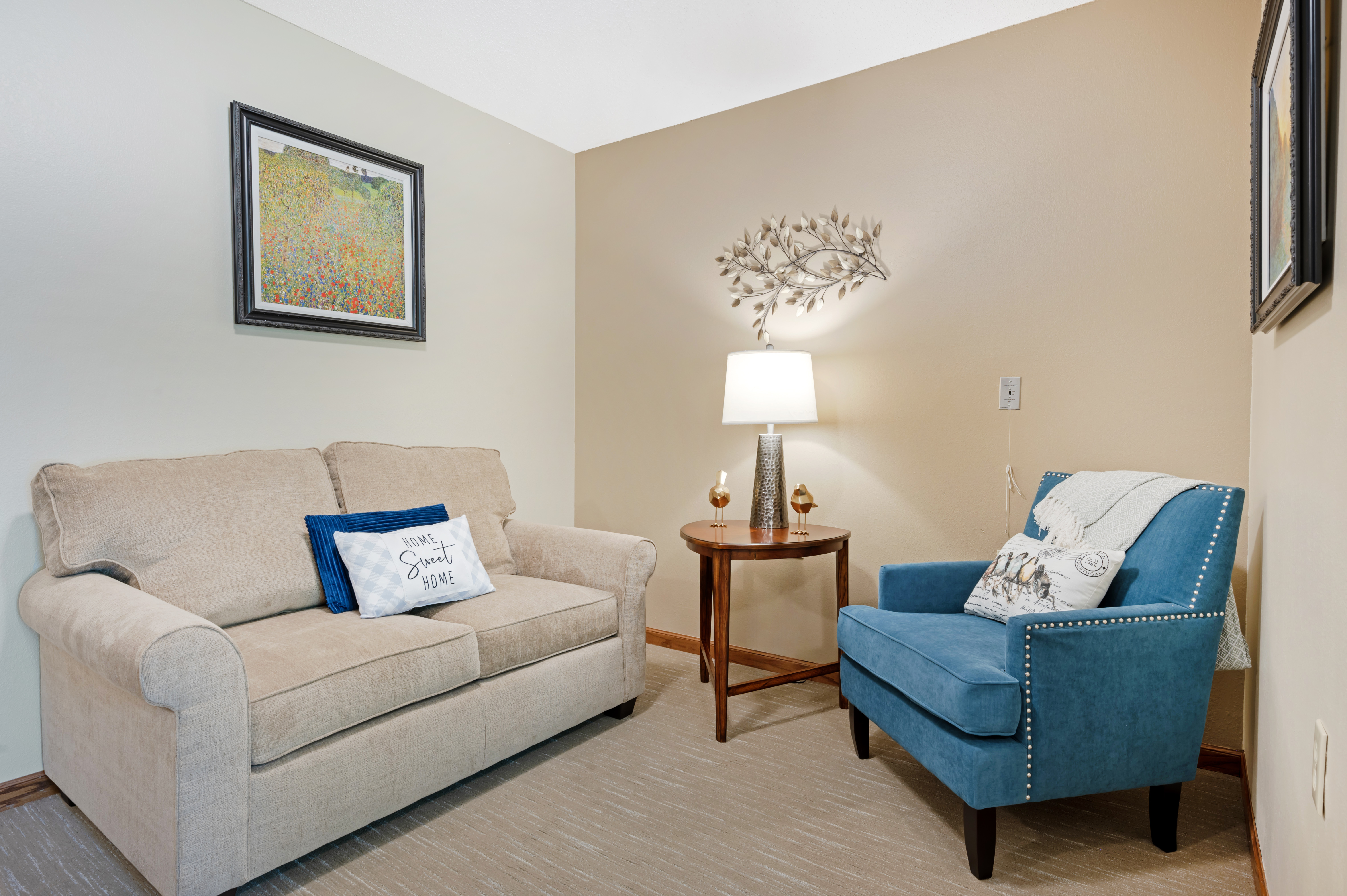 valparaiso-al-apartment-living-room