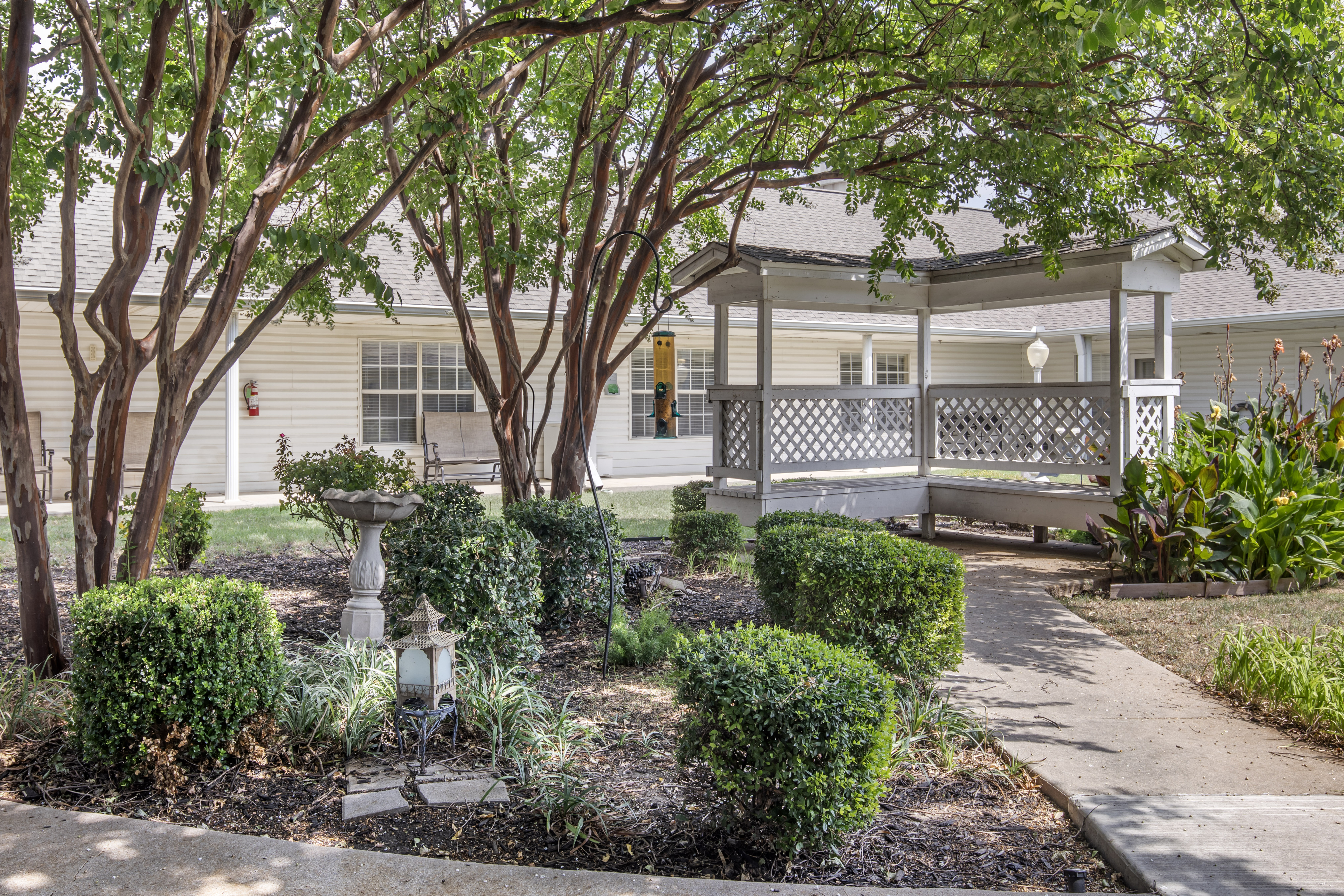 Brookdale Watauga Courtyard