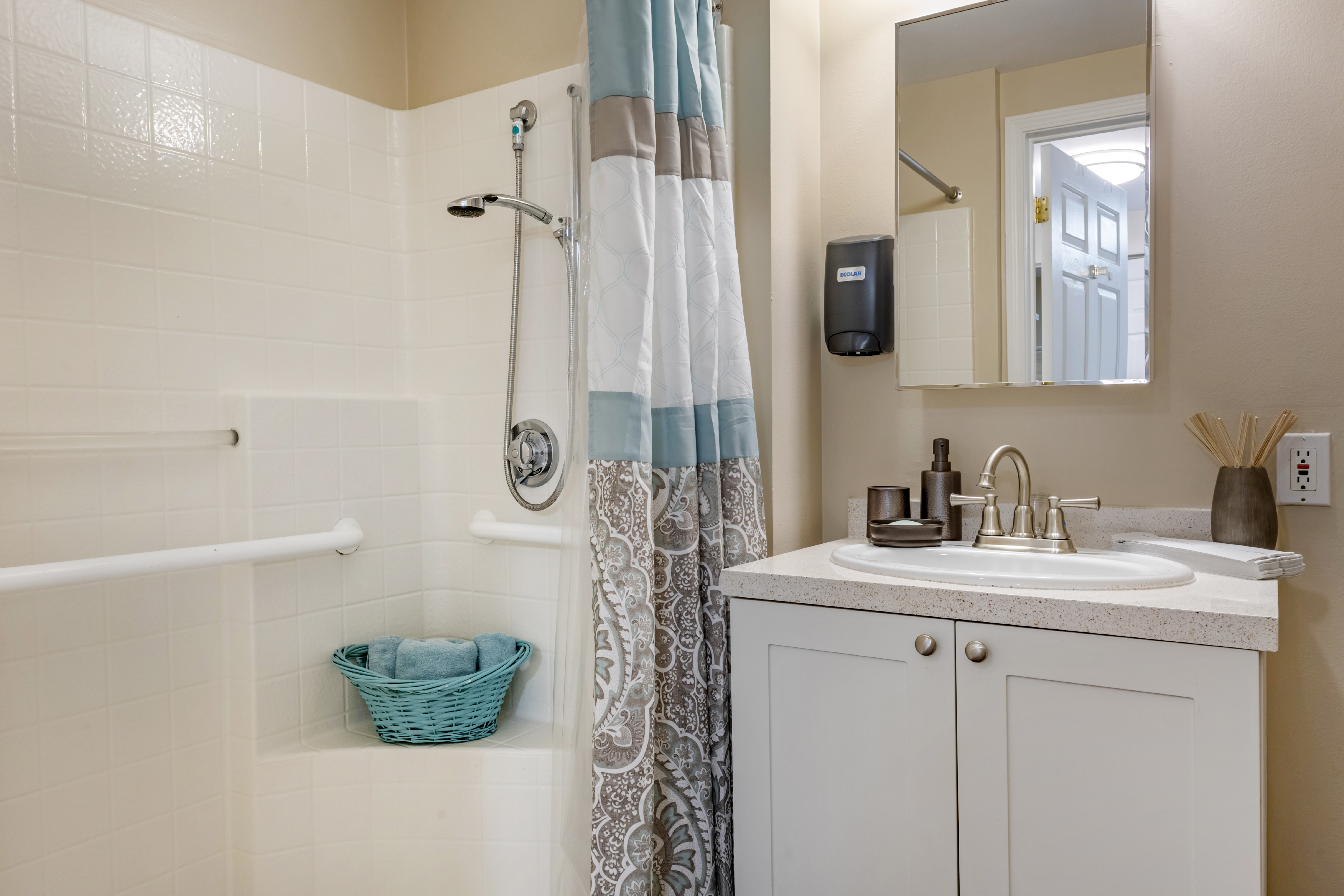 west-boynton-beach-apartment-bathroom