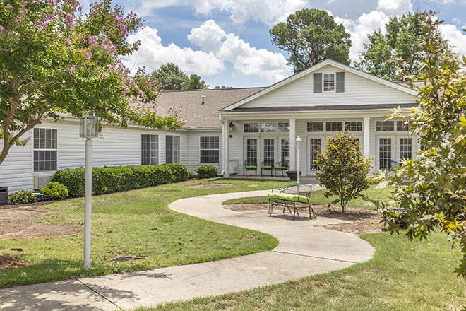 Brookdale Berkeley Boulevard Courtyard