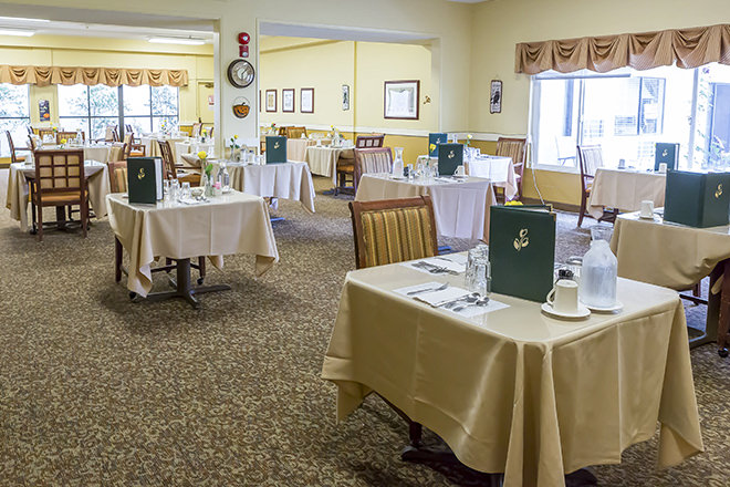 brookdale-clairemont-4-dining-room