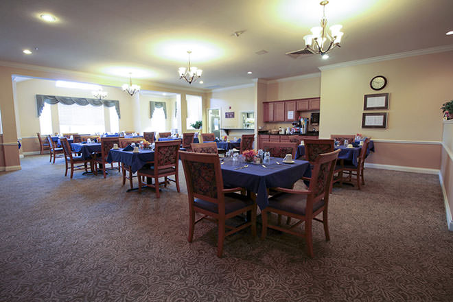 Brookdale Fort Myers Lakes Park Dining Room