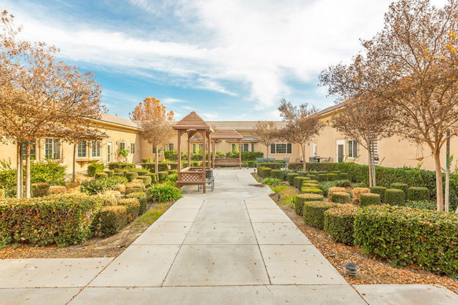 Brookdale Riverwalk Skilled Nursing Courtyard