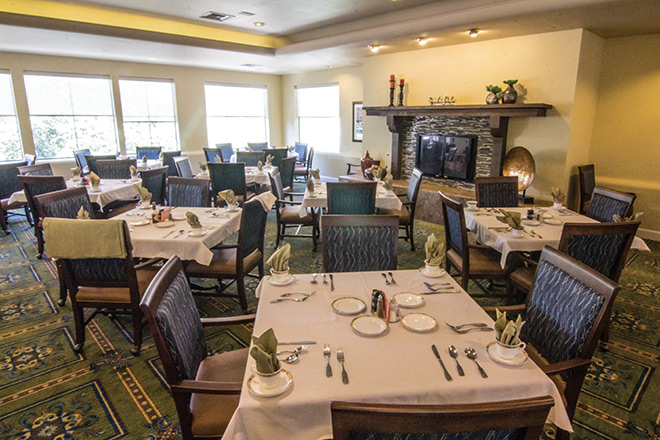 La Rosa Healthcare Center Dining Room