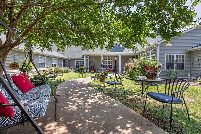 Brookdale Shelby Courtyard