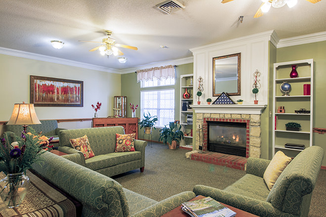 Brookdale W. Arlington Boulevard Community Living Room
