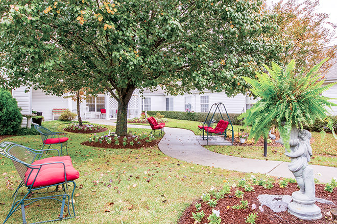Brookdale W. Arlington Boulevard Courtyard