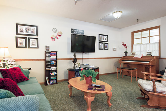 Brookdale W. Arlington Boulevard Common Area